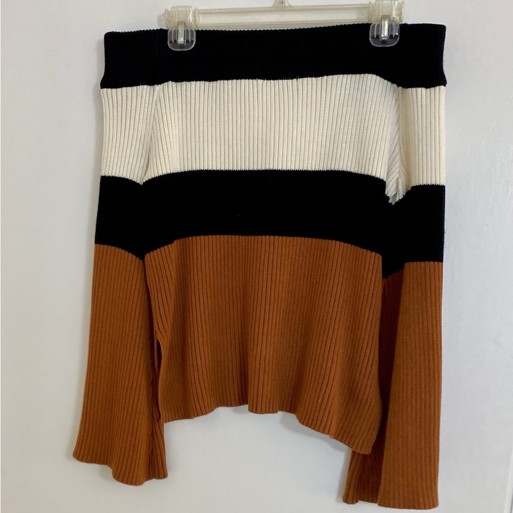 Vestique off the shoulder Sweater